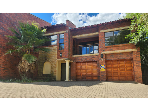 Spacious 3 Bedroom Townhouse on Auction